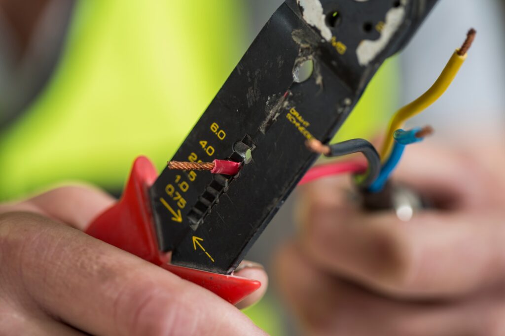 Akut elektriker tilbud – Din guide til hurtig og pålidelig hjælp
